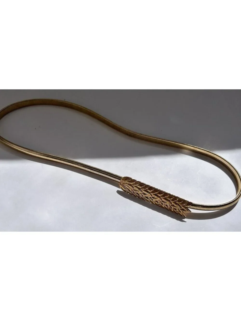 Vintage Goldtone Metallic Skinny Stretchy Metal Belt Ornate Leaf Buckle